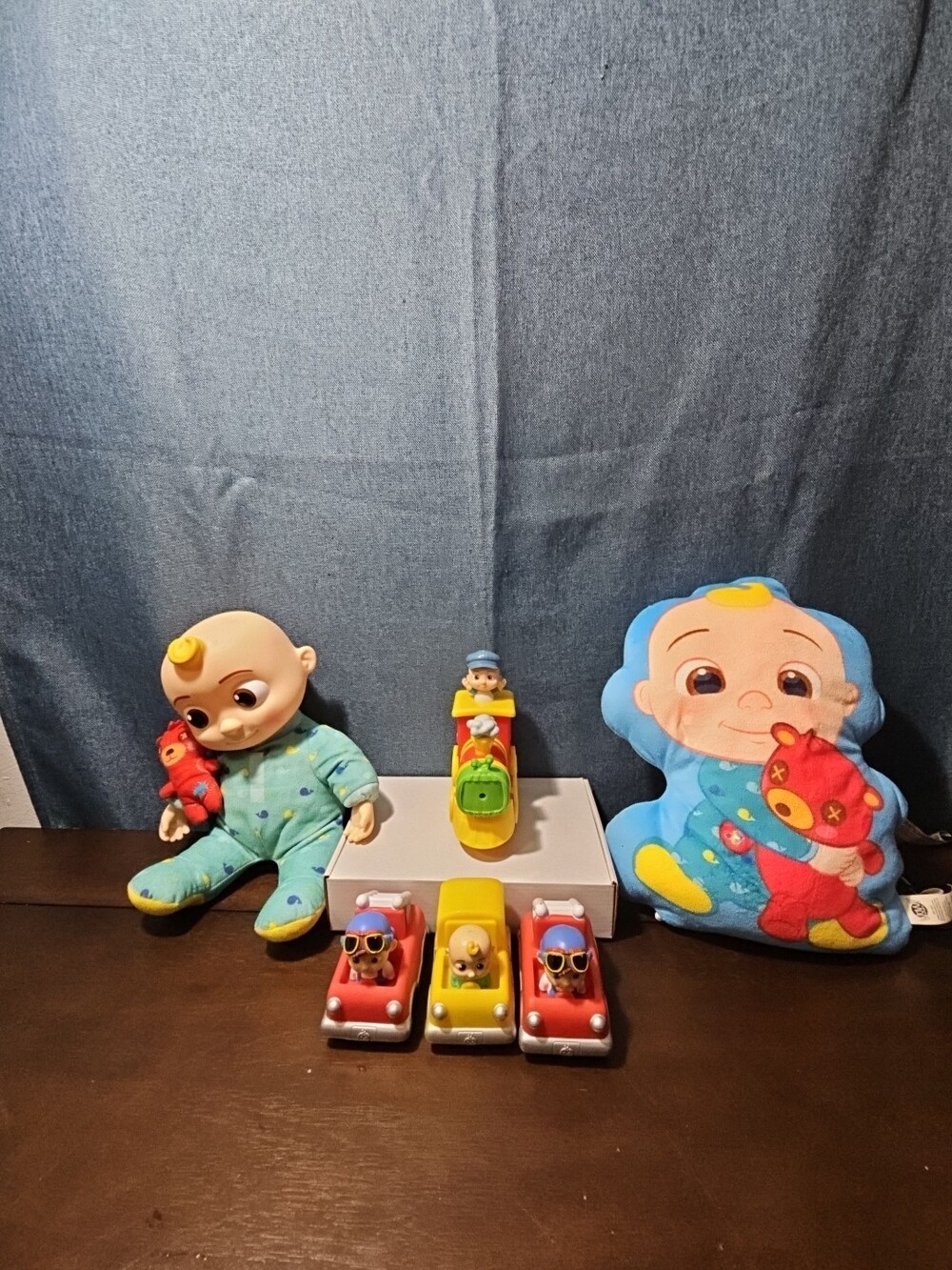 CoComelon Toy Box Musical Bedtime JJ Doll Plush Pillow 4 Mini Vehicles Jazwares - Picture 7 of 16